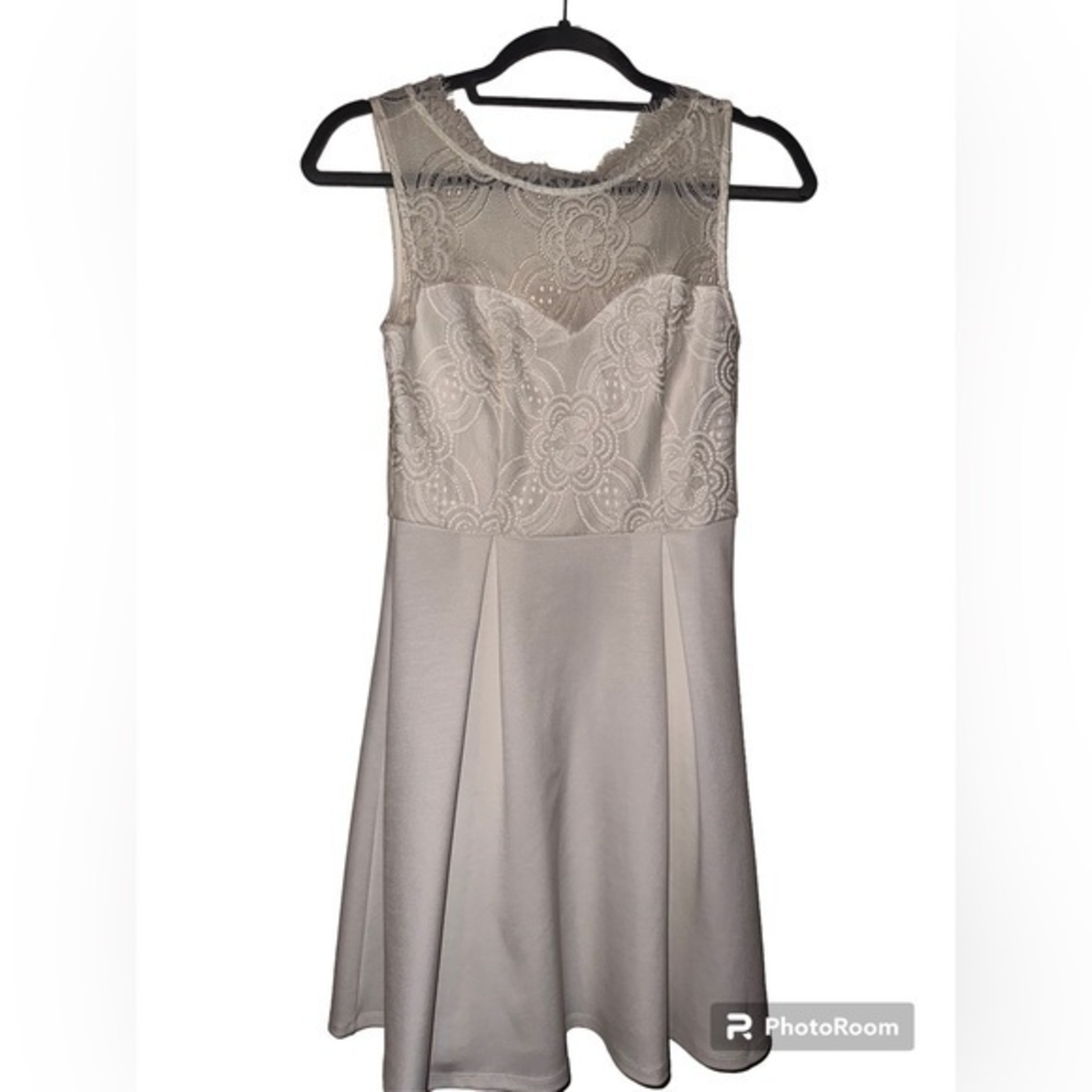 Stunning‎ Francesca’s dress with lace detail- Like new